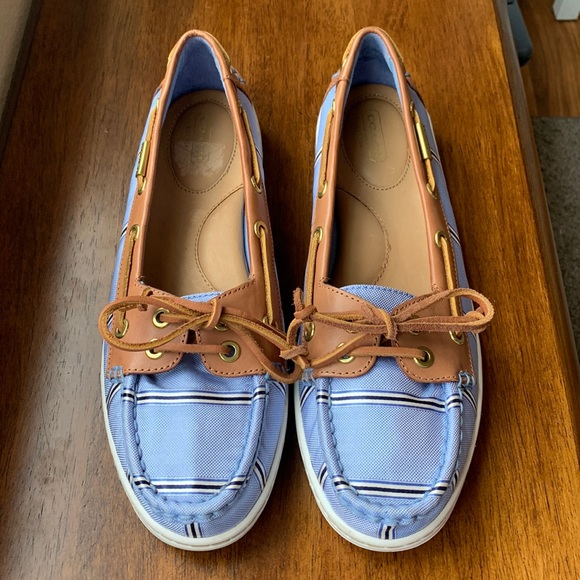 Coach Shoes - Coach Richelle size 10 blue striped loafer boat shoes